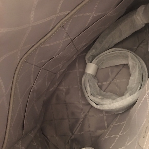 ⭐️NWT‼️Michael Michael Kors Tote ‼️ - Picture 6 of 6
